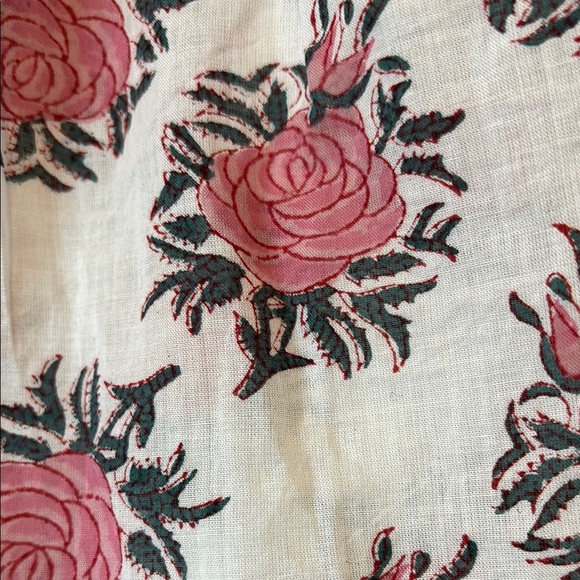 Anohki White and Pink V-Neck Blouse with 3/4 Sleeves and Tie Front India - Picture 3 of 6